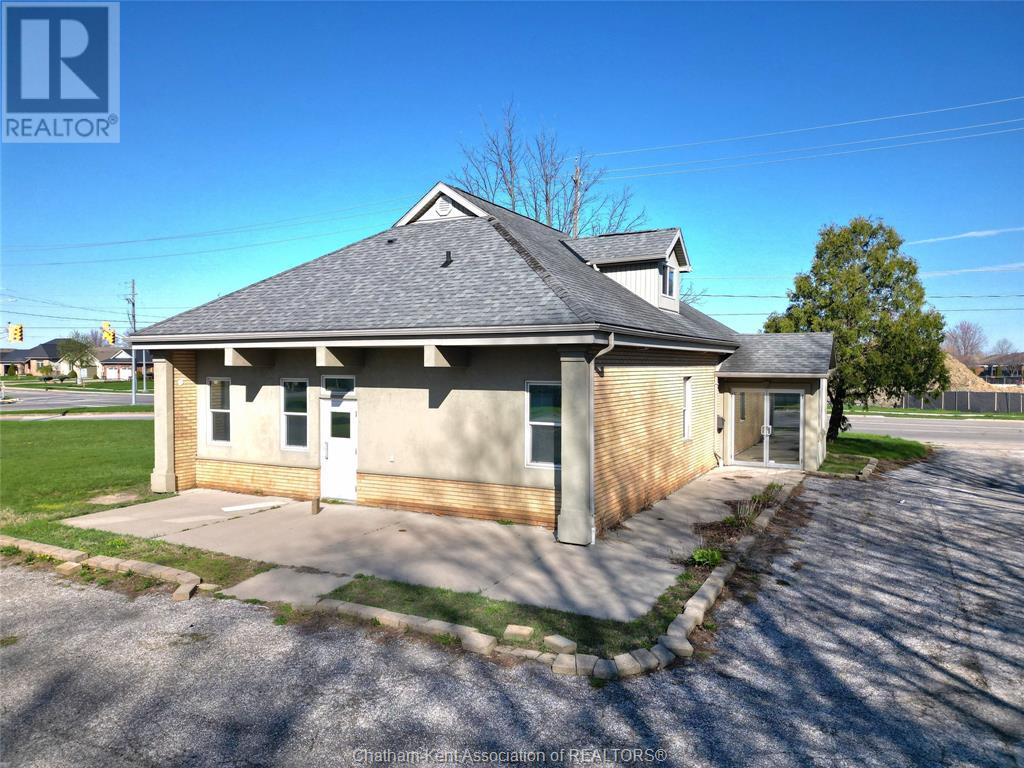 596 Mcnaughton Avenue West Property Photo 2