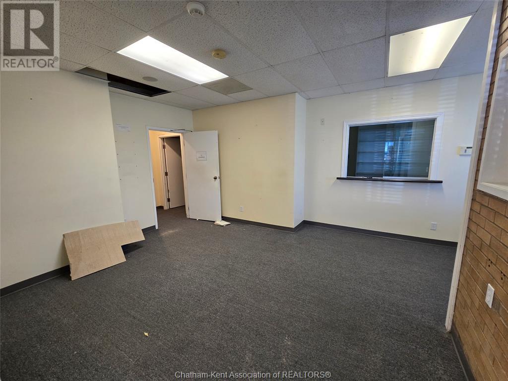 596 Mcnaughton Avenue West Property Photo 6