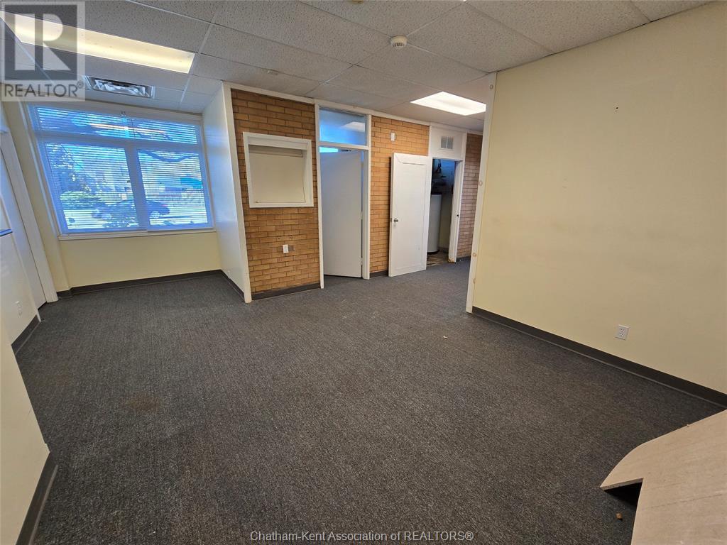 596 Mcnaughton Avenue West Property Photo 7