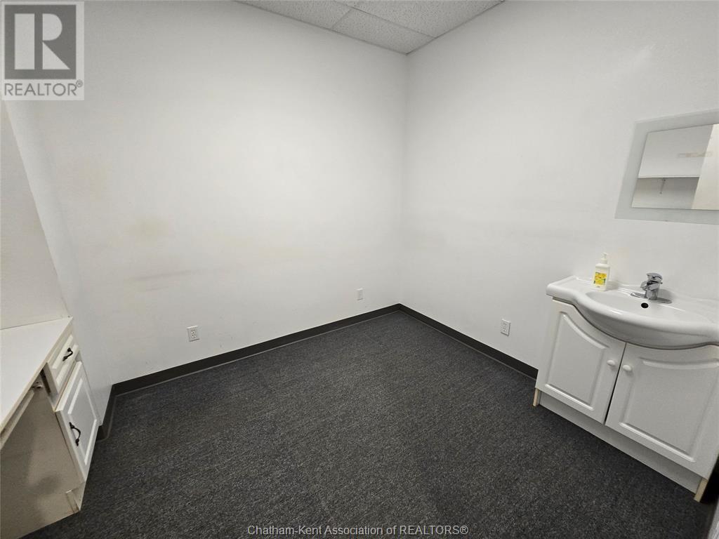 596 Mcnaughton Avenue West Property Photo 12