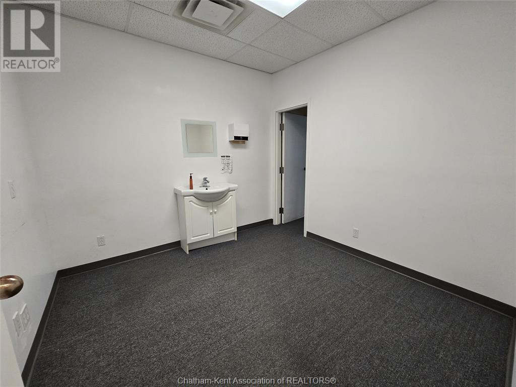 596 Mcnaughton Avenue West Property Photo 13