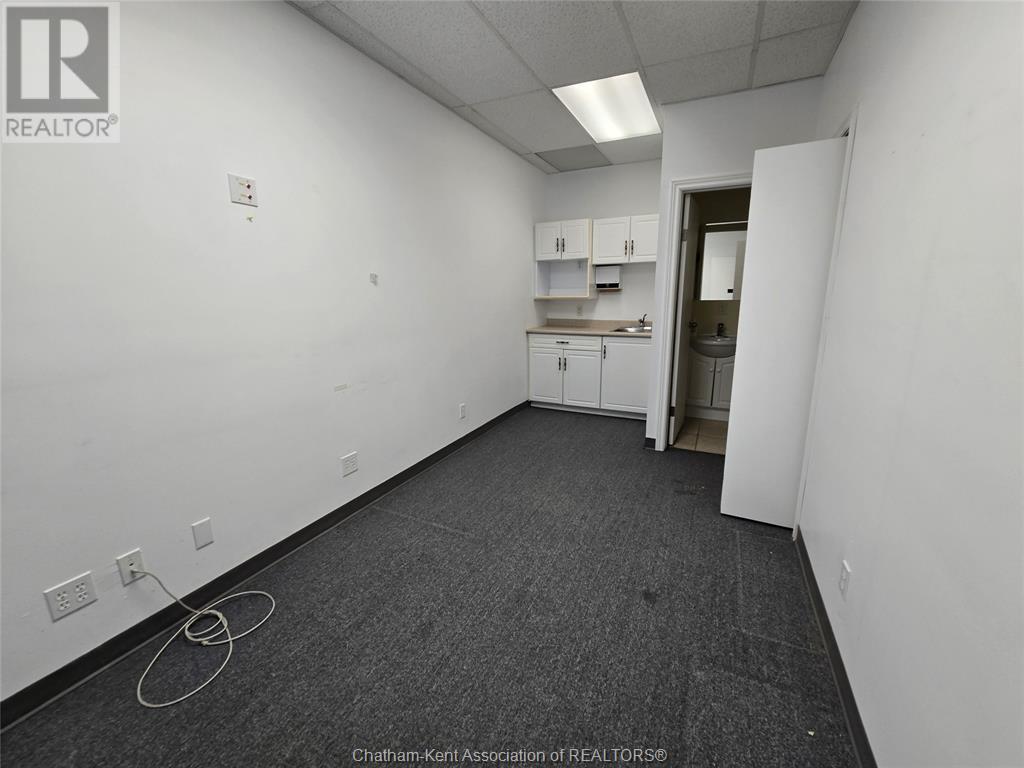 596 Mcnaughton Avenue West Property Photo 18