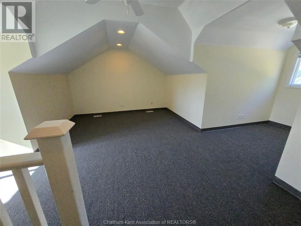 596 Mcnaughton Avenue West Property Photo 19