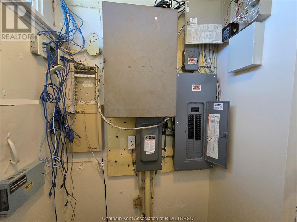 596 Mcnaughton Avenue West Property Photo 23
