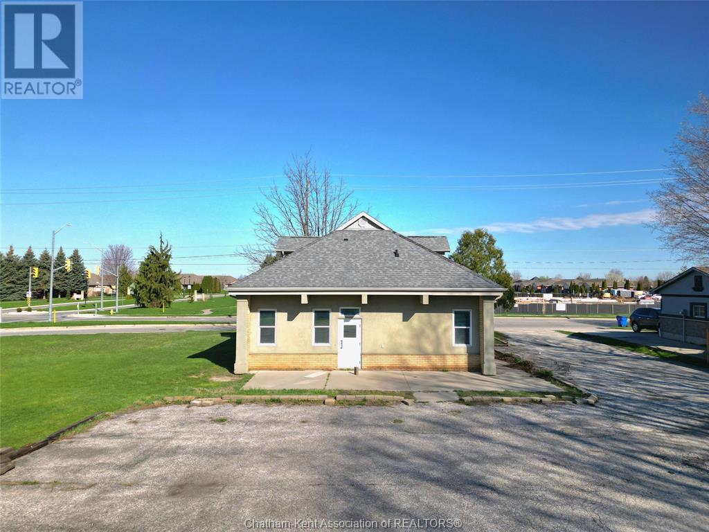 596 Mcnaughton Avenue West Property Photo 24