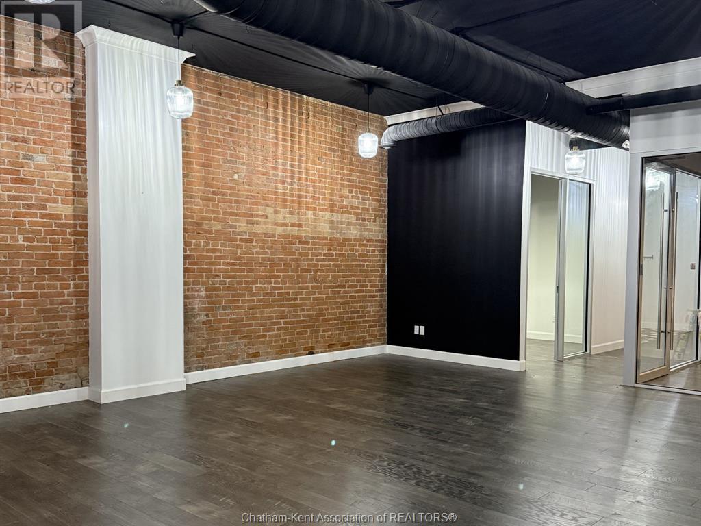 71 King Street West Property Photo 7