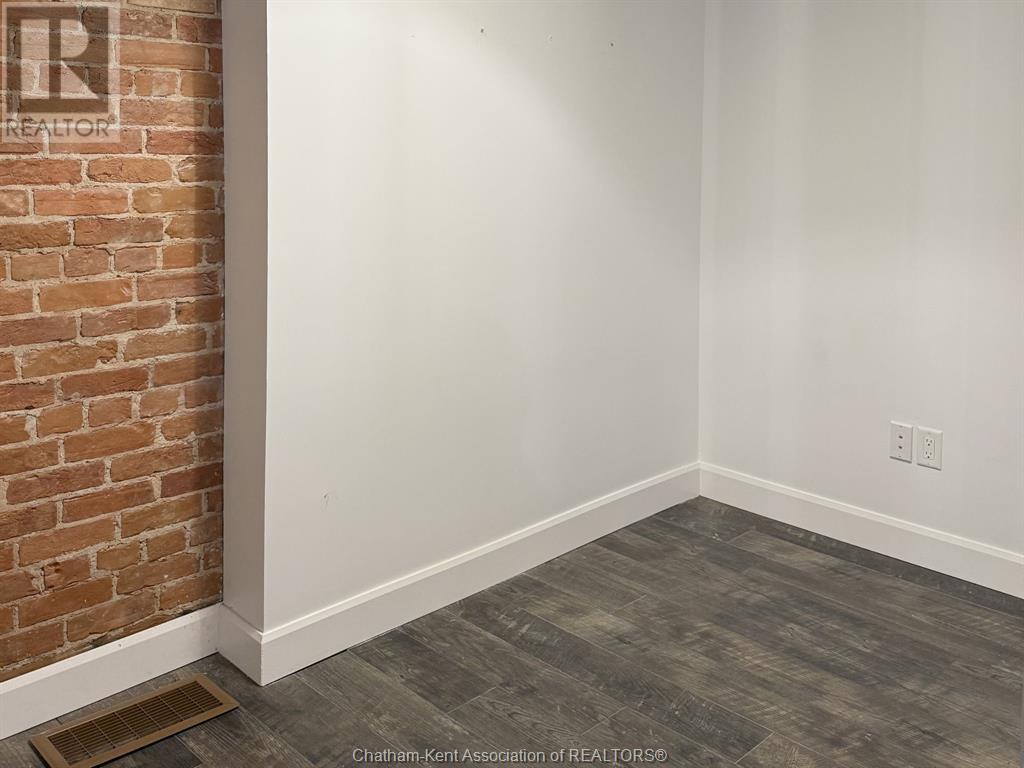 71 King Street West Property Photo 10