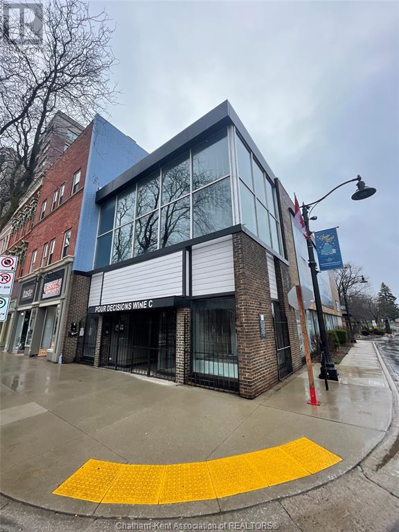 101 King Street West Property Photo 2