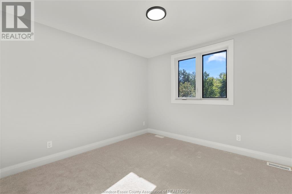 257 Charles Property Photo 28