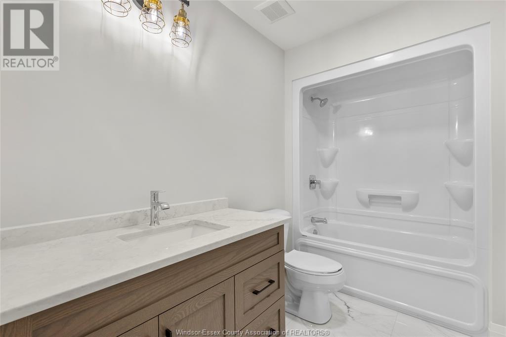 257 Charles Property Photo 31