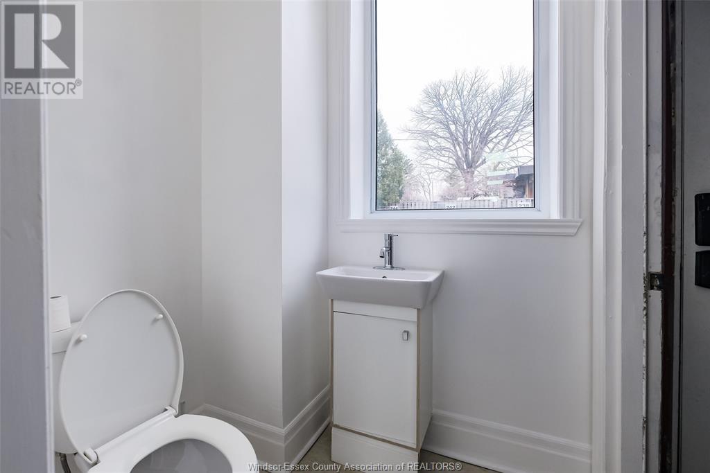 232 Erie Street West Property Photo 4
