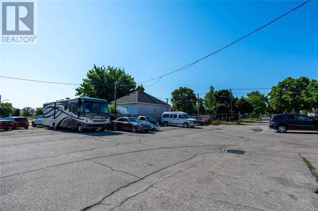 735 Ontario Street Property Photo 7