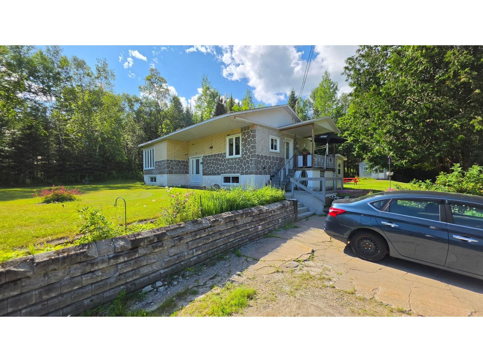 853z-855z Mtée Du Lac-paquet Property Photo 1