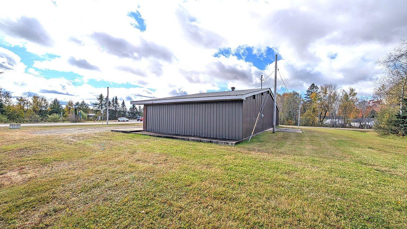 4221 Ch. Des Brises Property Photo 15