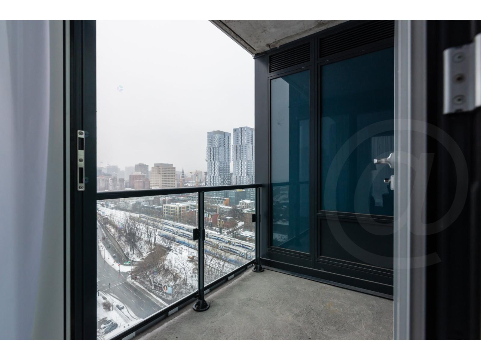 1288 Rue St-antoine O., #2302 Property Photo 38