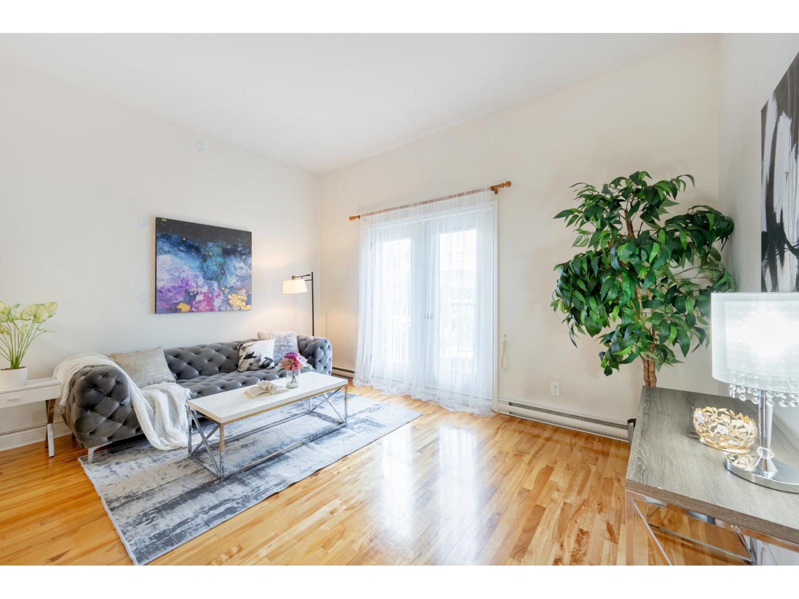 3730 Av. Carlton, #102 Property Photo 3