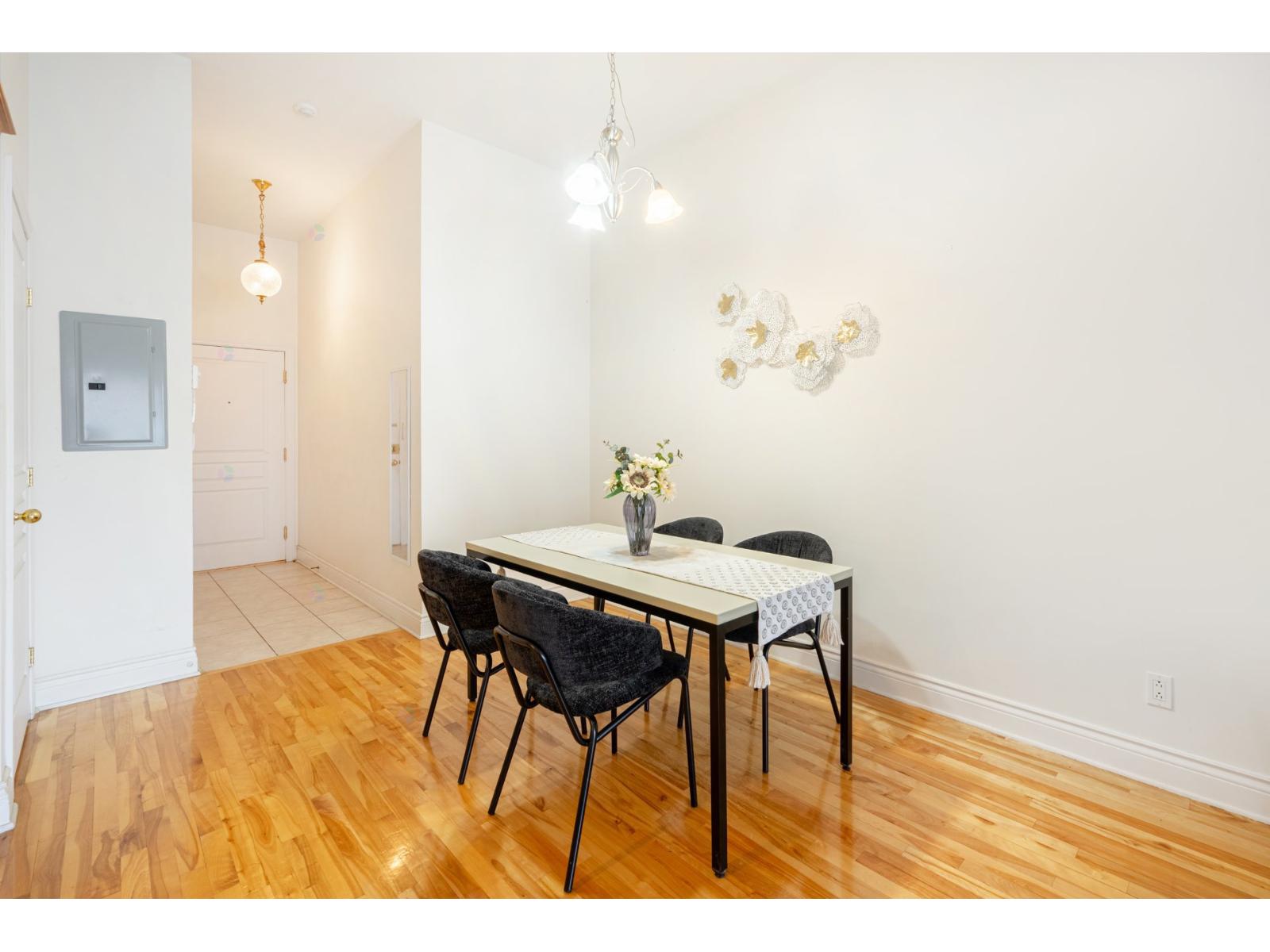 3730 Av. Carlton, #102 Property Photo 10