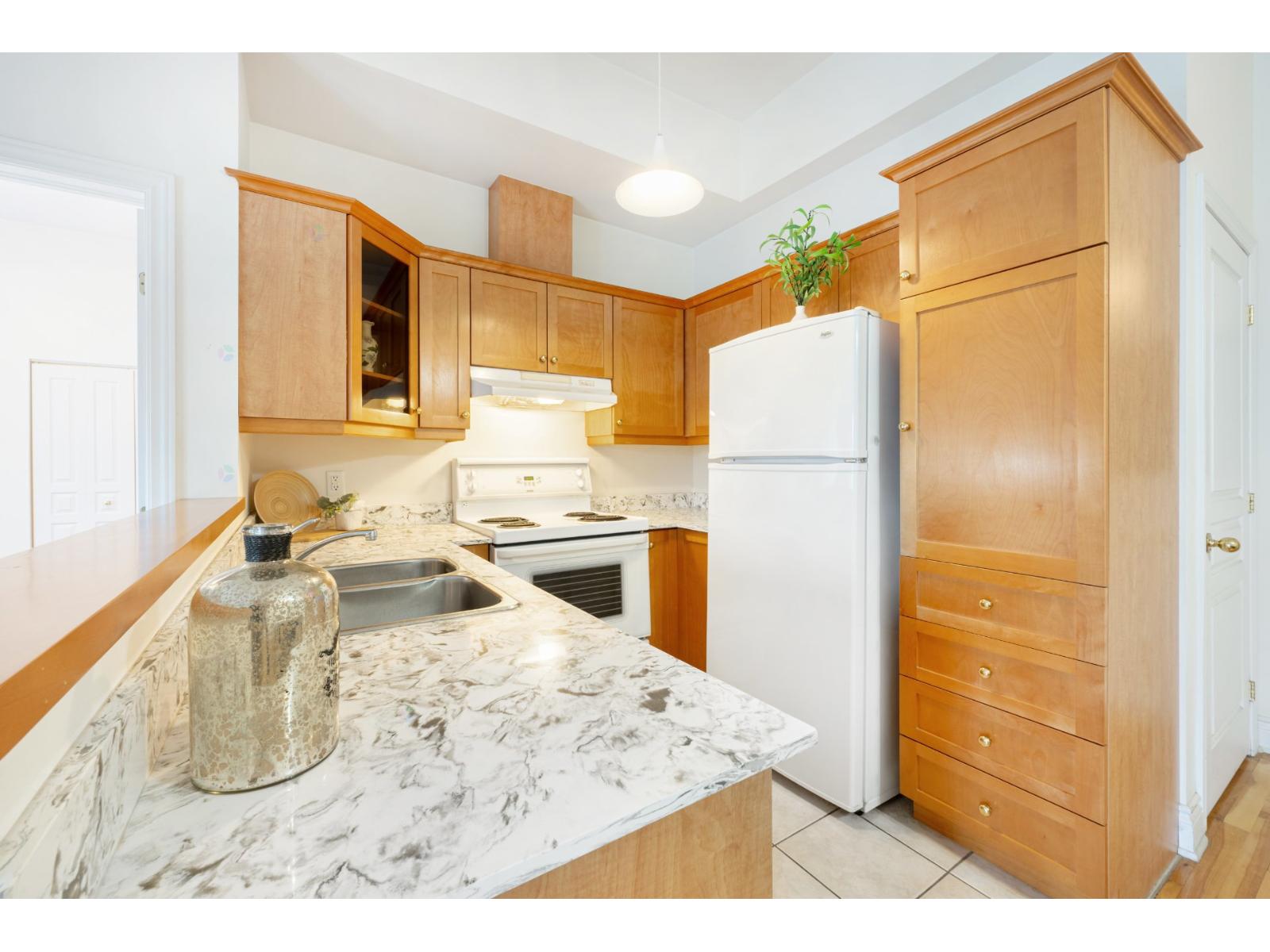 3730 Av. Carlton, #102 Property Photo 13