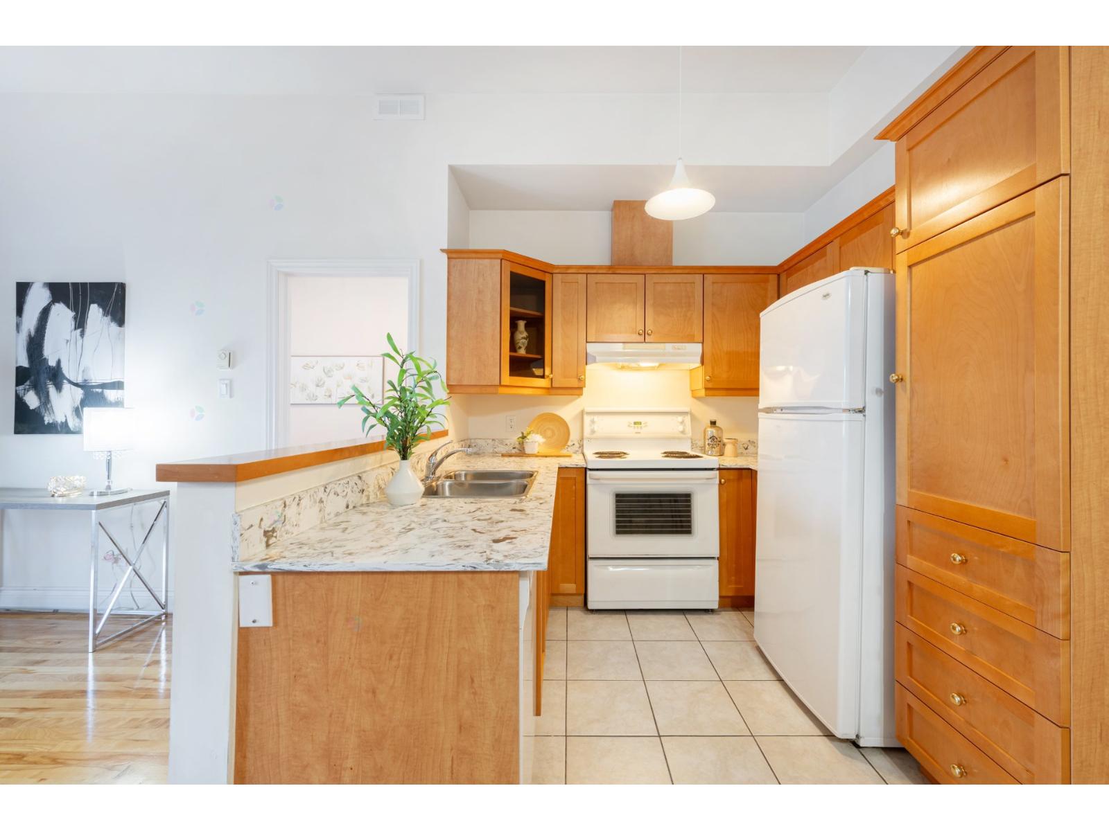 3730 Av. Carlton, #102 Property Photo 14