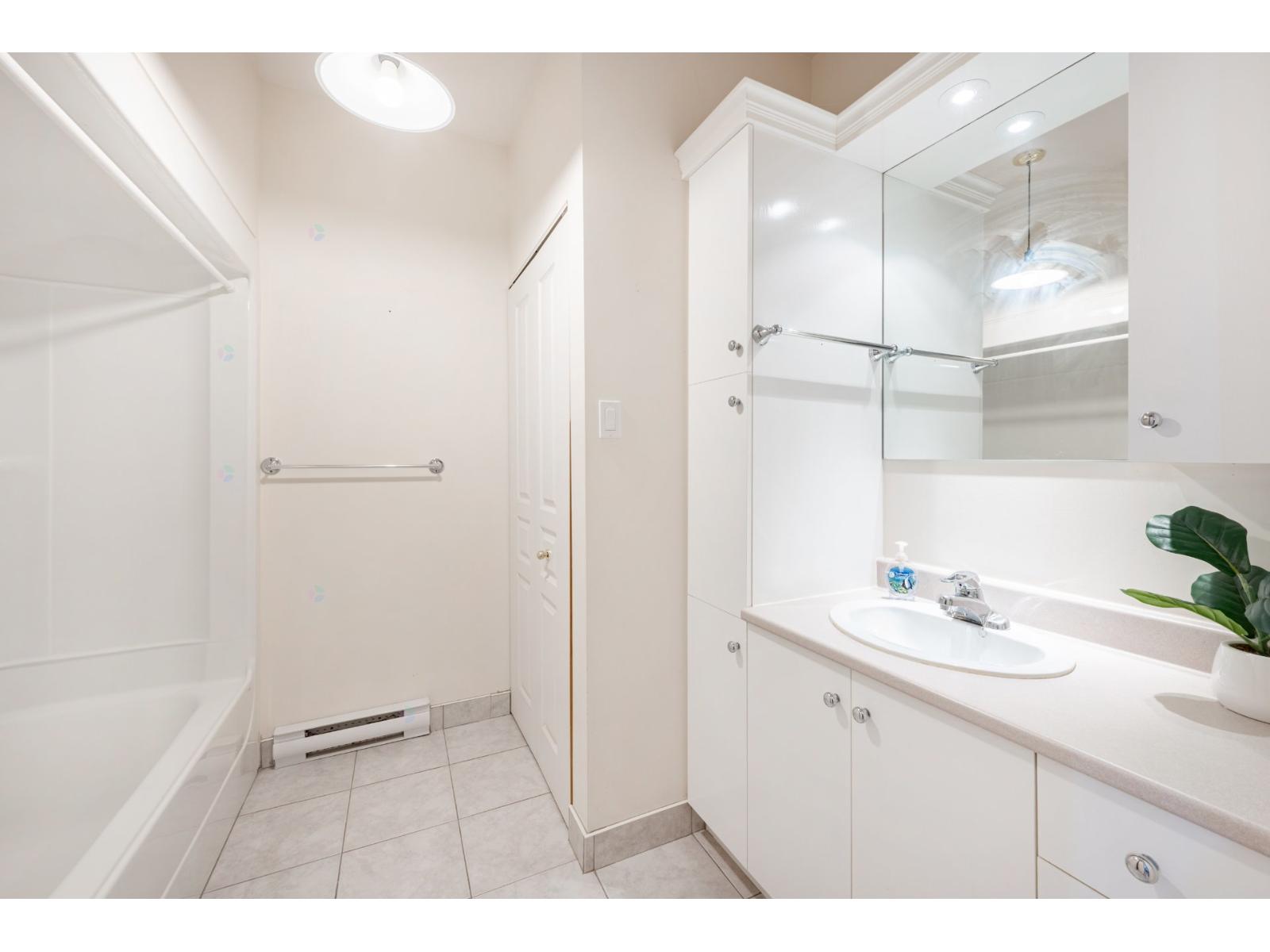 3730 Av. Carlton, #102 Property Photo 20