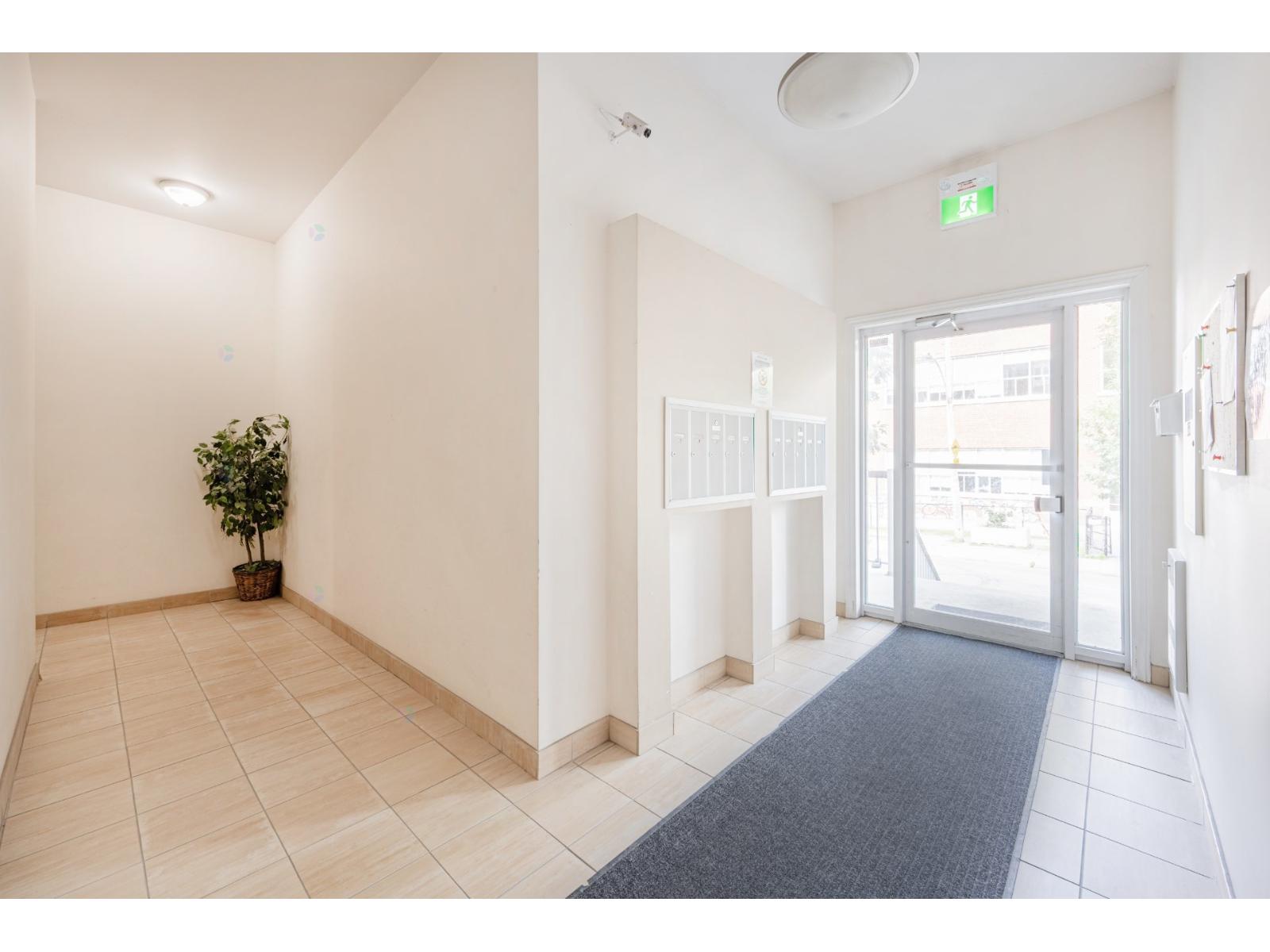 3730 Av. Carlton, #102 Property Photo 23