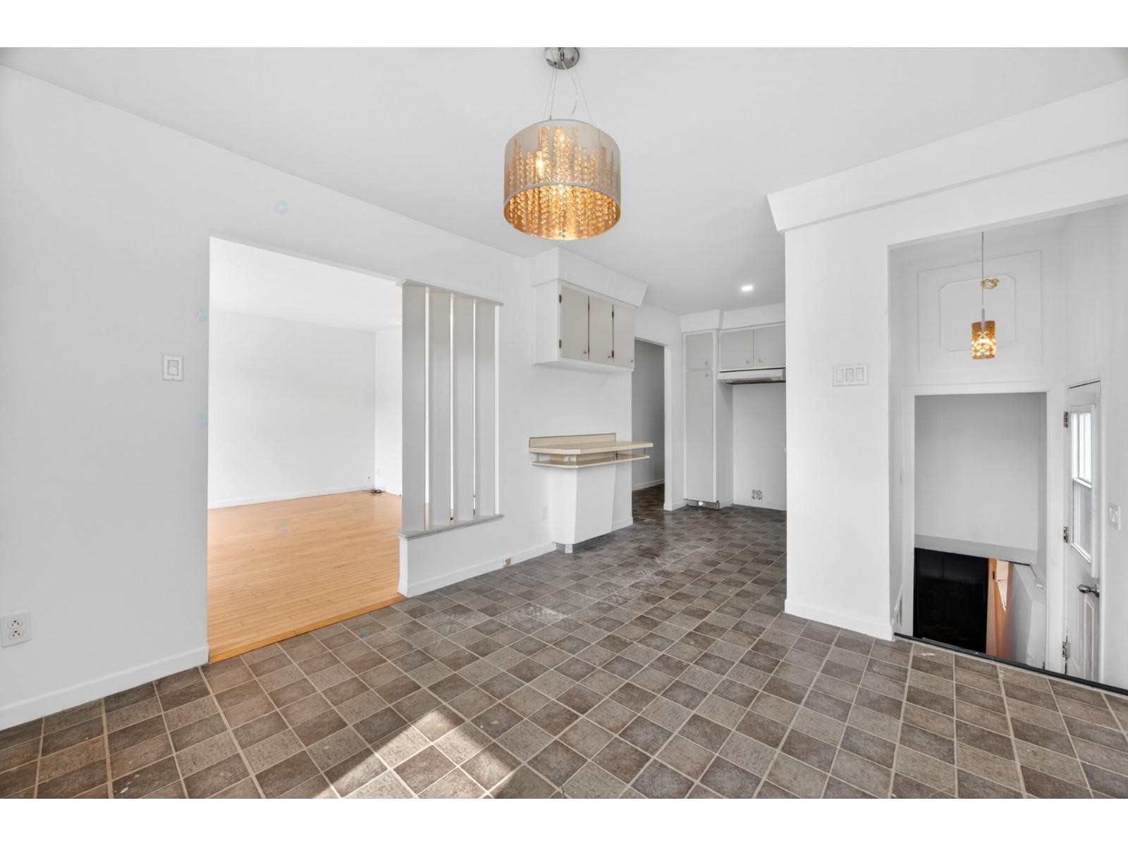 1004 Rue Filiatrault Property Photo 7