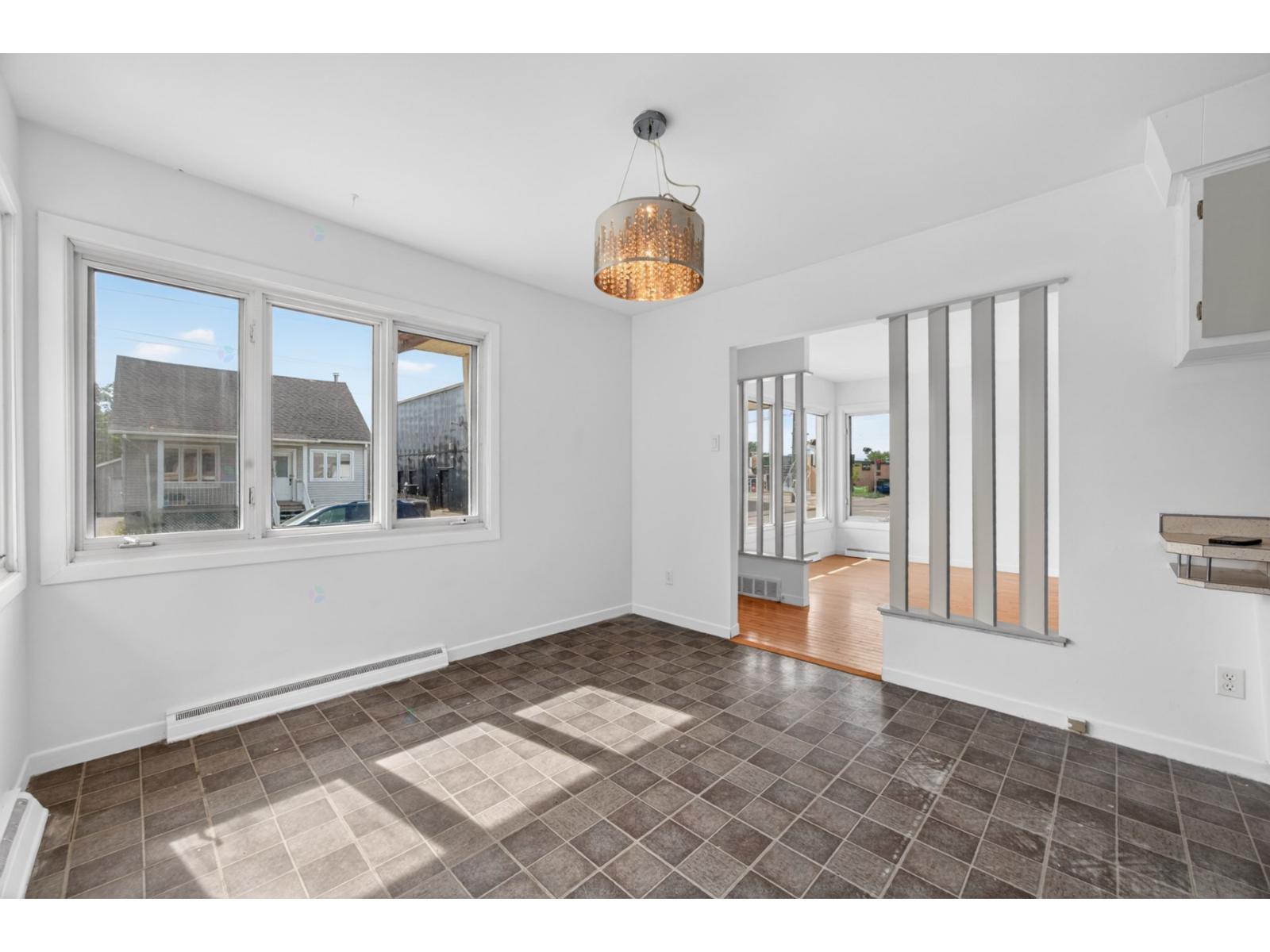 1004 Rue Filiatrault Property Photo 9