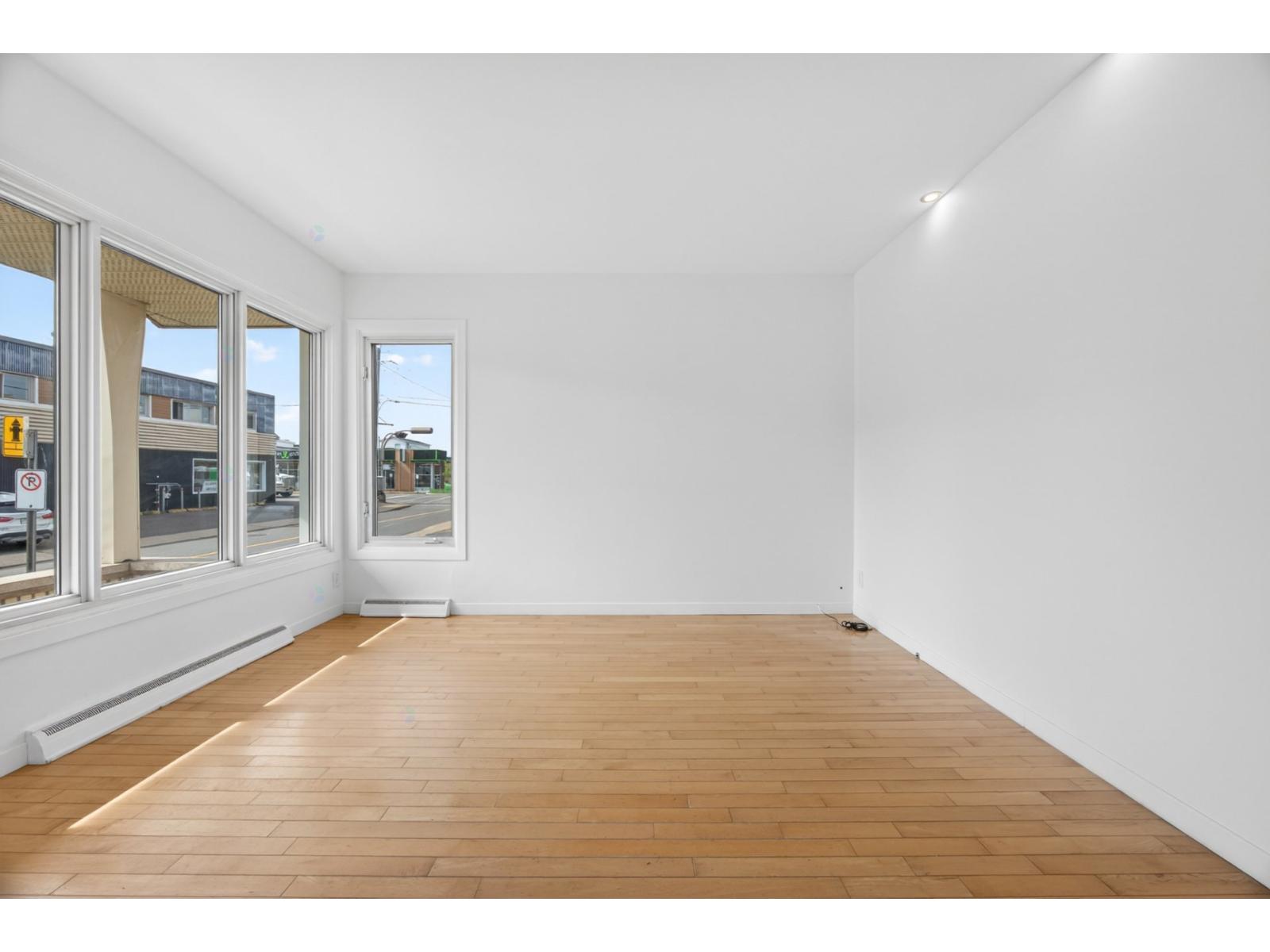 1004 Rue Filiatrault Property Photo 11