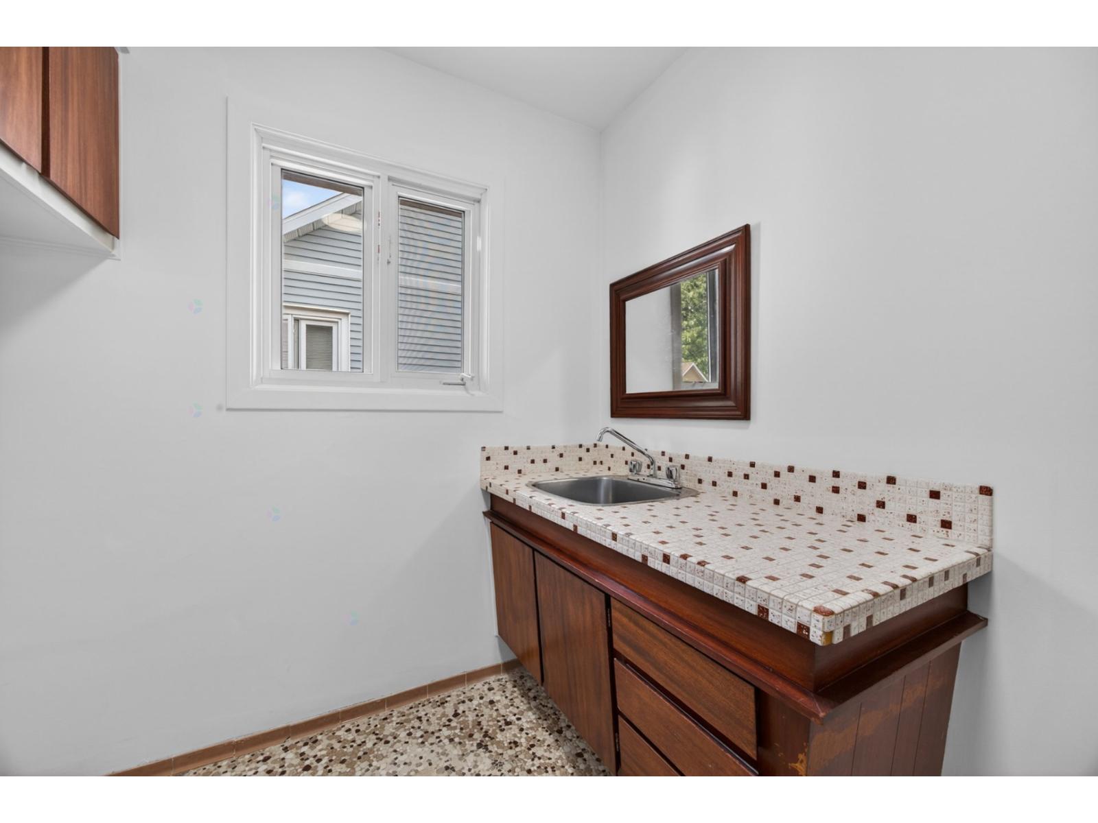 1004 Rue Filiatrault Property Photo 15