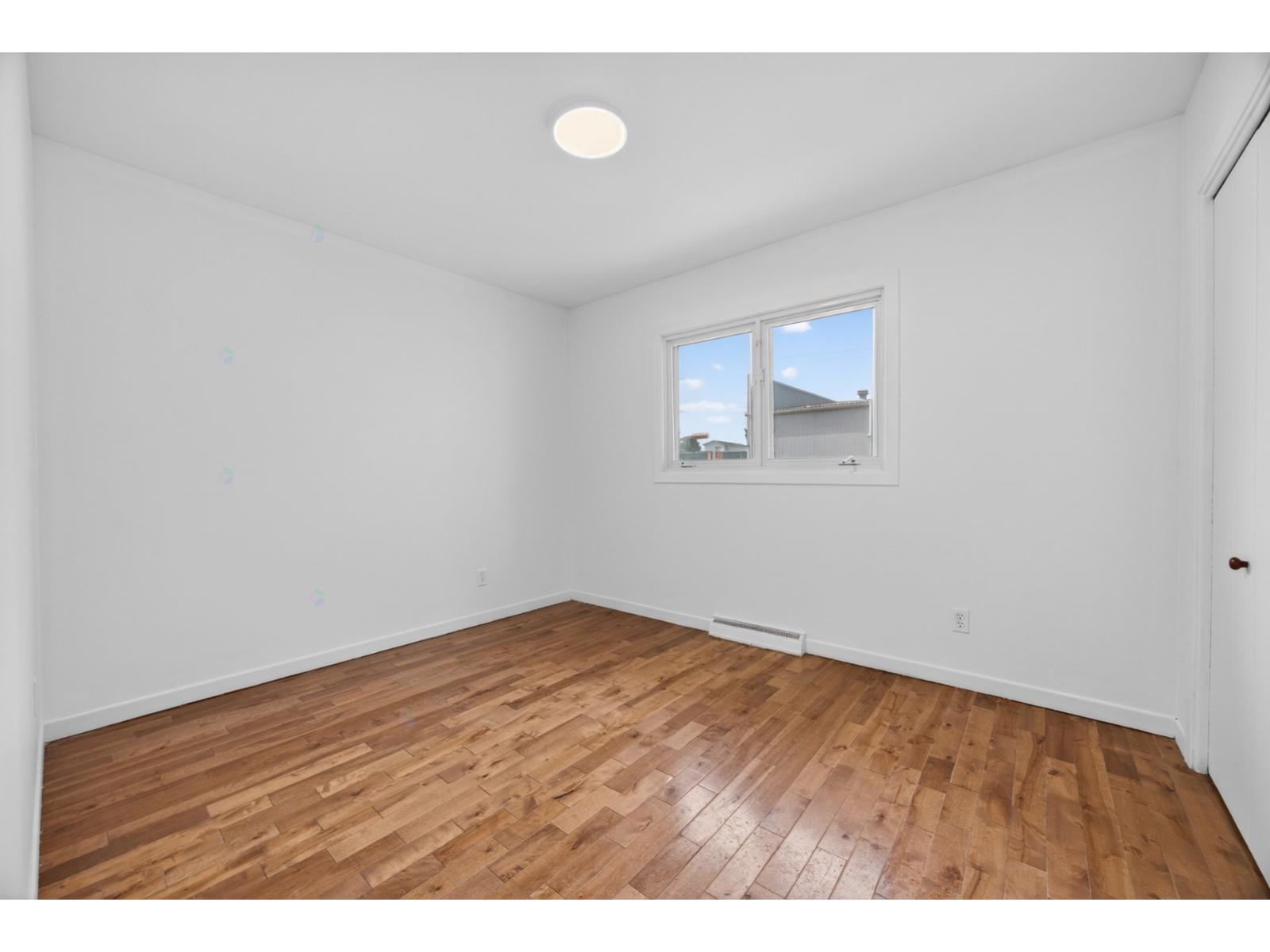 1004 Rue Filiatrault Property Photo 16