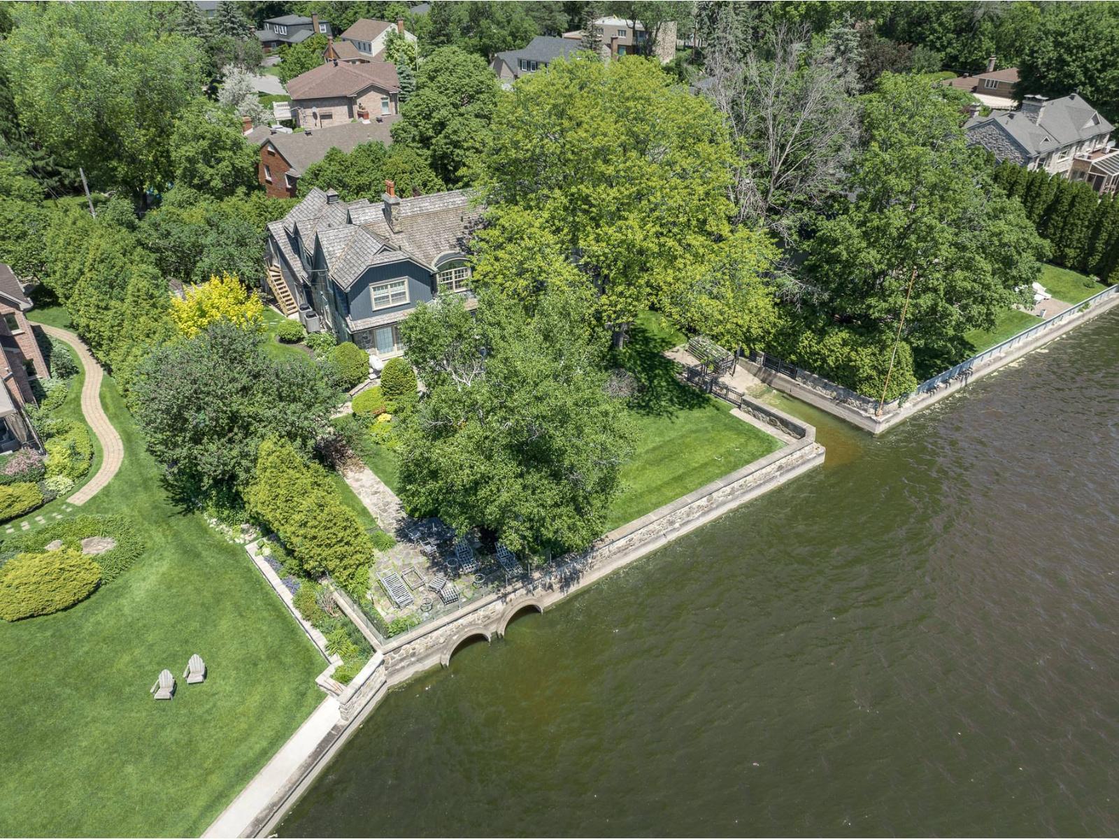 4 Garrison Lane Property Photo 1