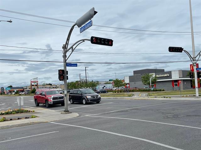 180 25e Avenue, #d Property Photo 21