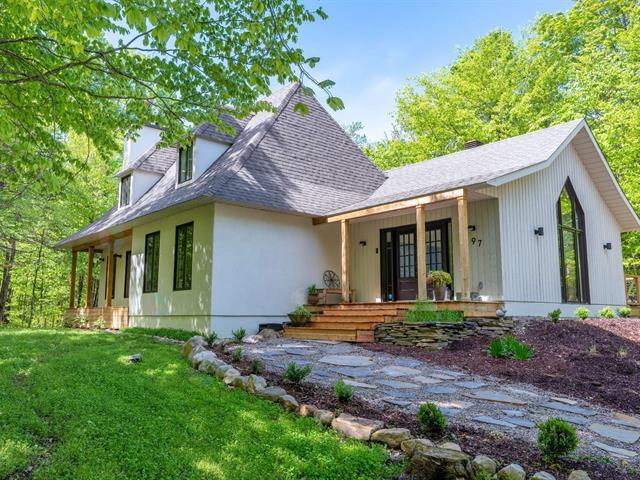 197 Rue Gouin Property Photo 1