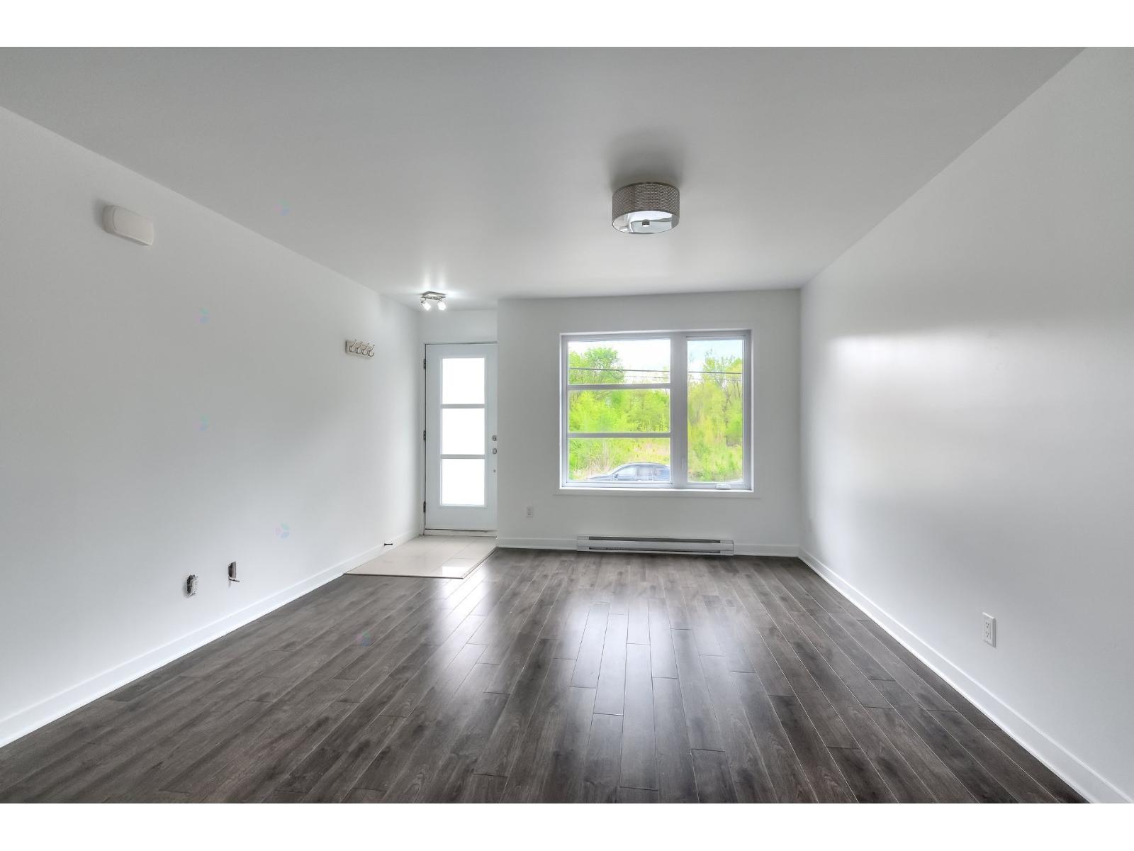 5081 Boul. Lévesque O. Property Photo 3