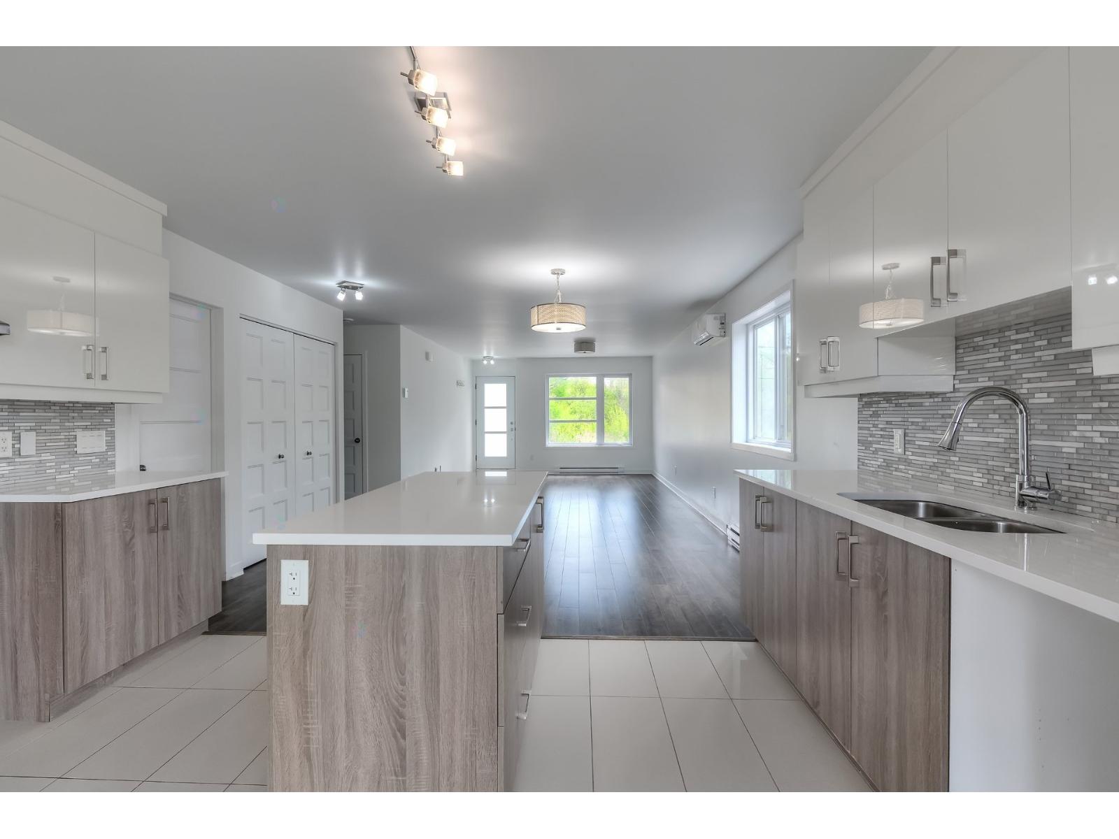 5081 Boul. Lévesque O. Property Photo 8