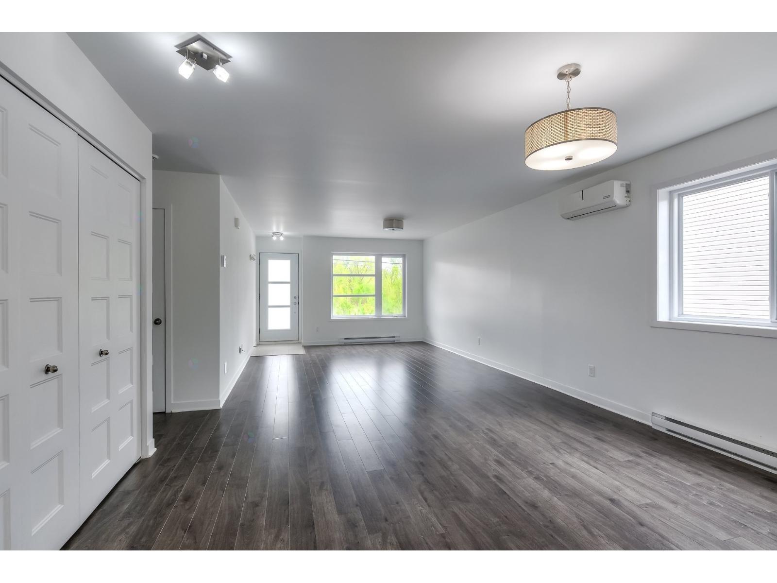 5081 Boul. Lévesque O. Property Photo 10