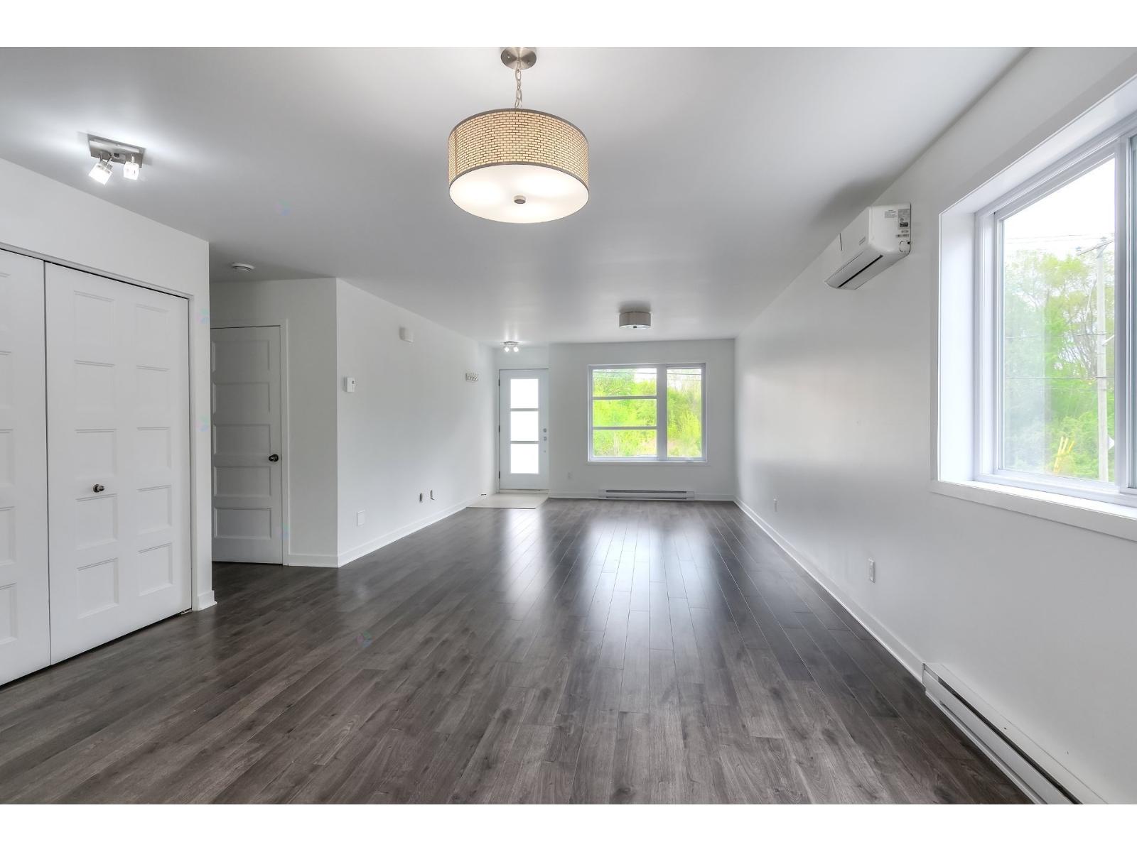 5081 Boul. Lévesque O. Property Photo 11