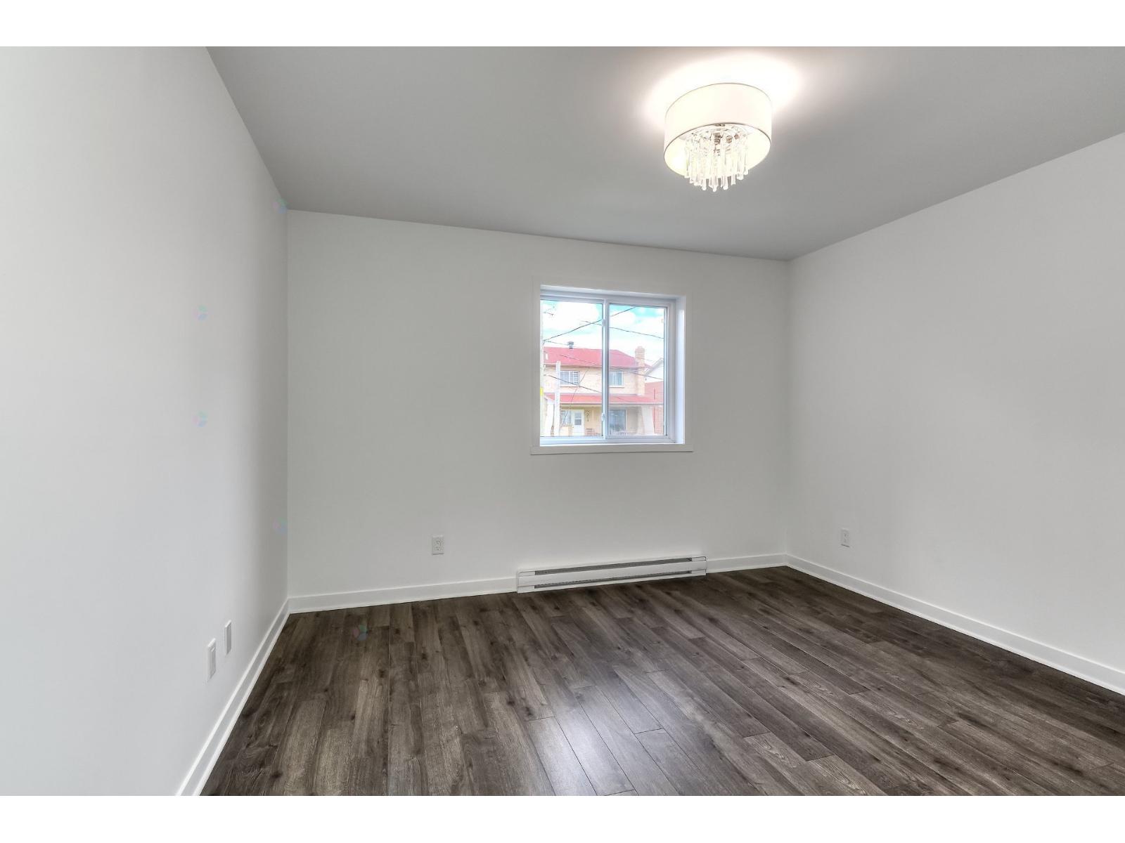 5081 Boul. Lévesque O. Property Photo 12