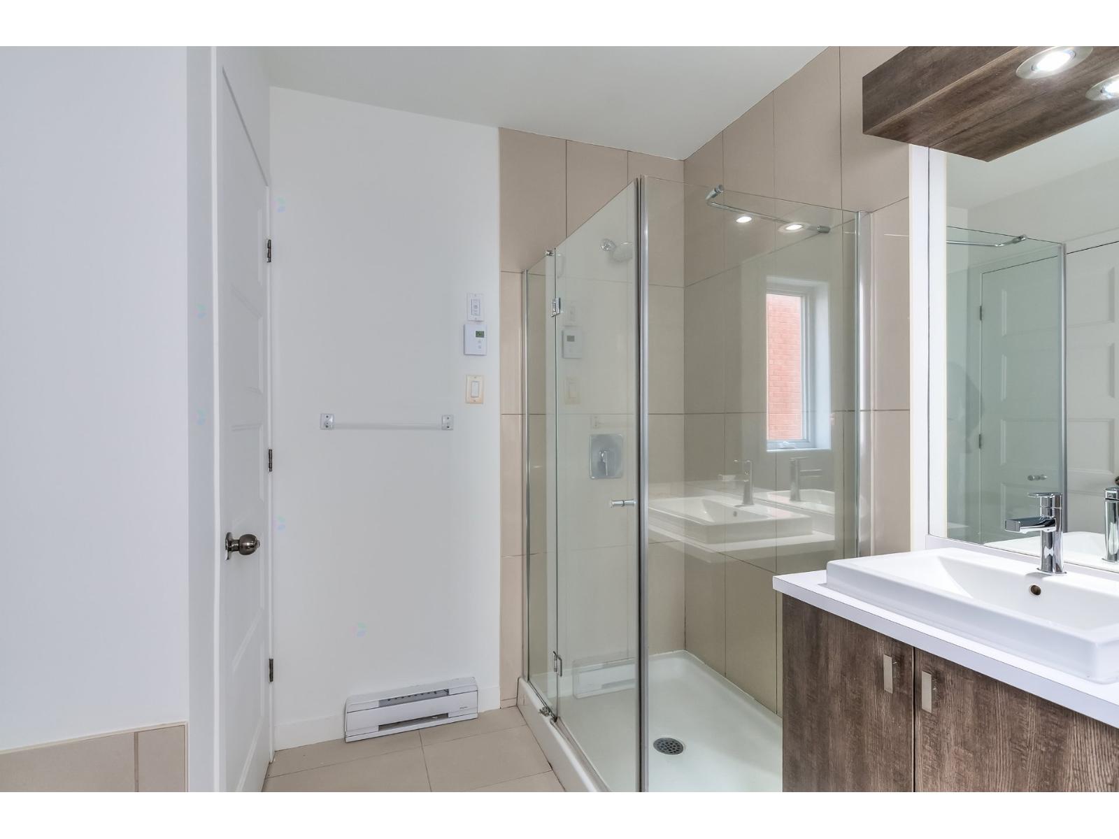 5081 Boul. Lévesque O. Property Photo 17