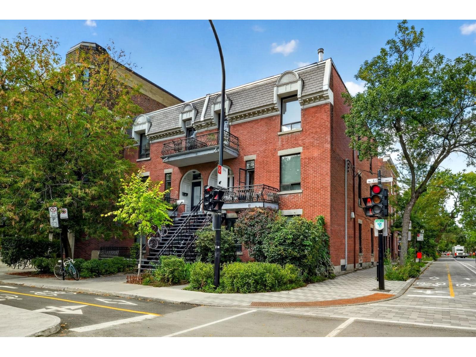 1239 Rue Rachel E. Property Photo 1