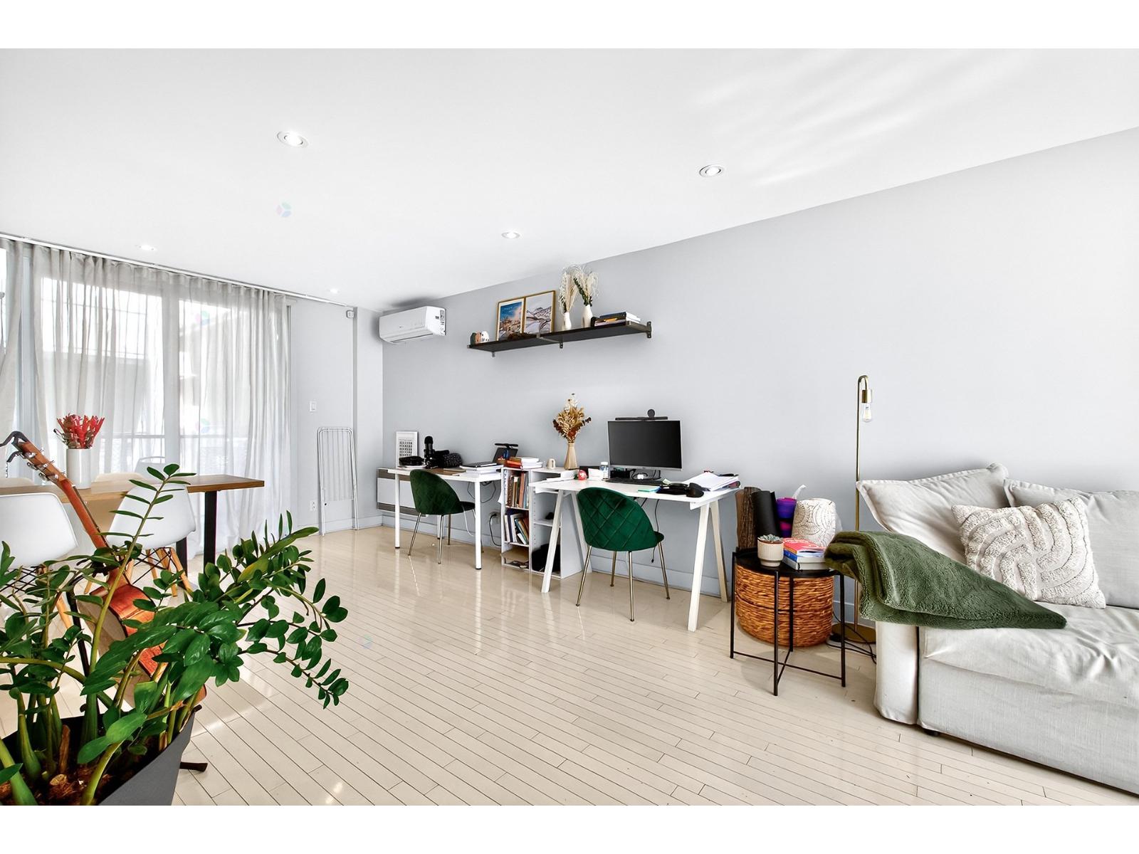 3850 Rue St-André, #202
