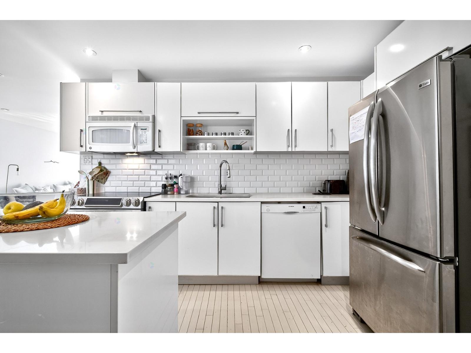 3850 Rue St-andré, #202 Property Photo 4