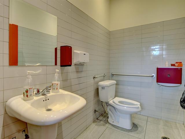 1355 Boul. Michèle-bohec, #104 Property Photo 19