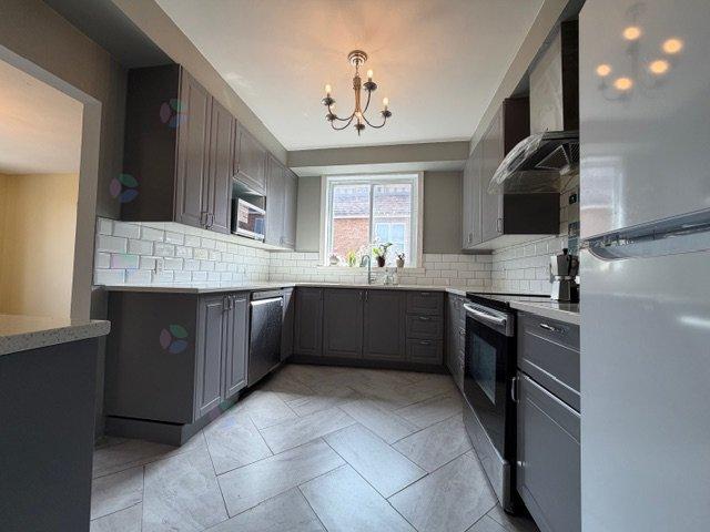 5872 Av. Mcshane Property Photo 9