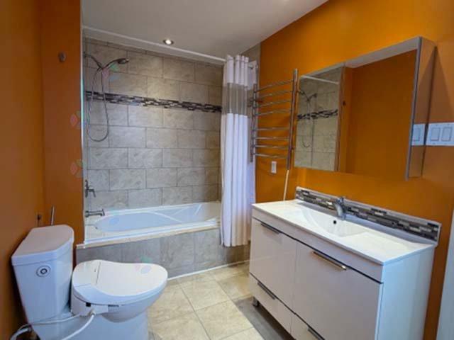 5872 Av. Mcshane Property Photo 12