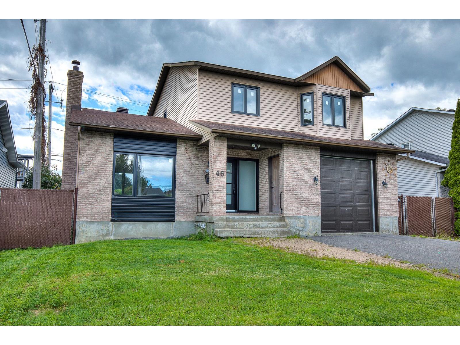 46 Boul. Laurentien Property Photo 3