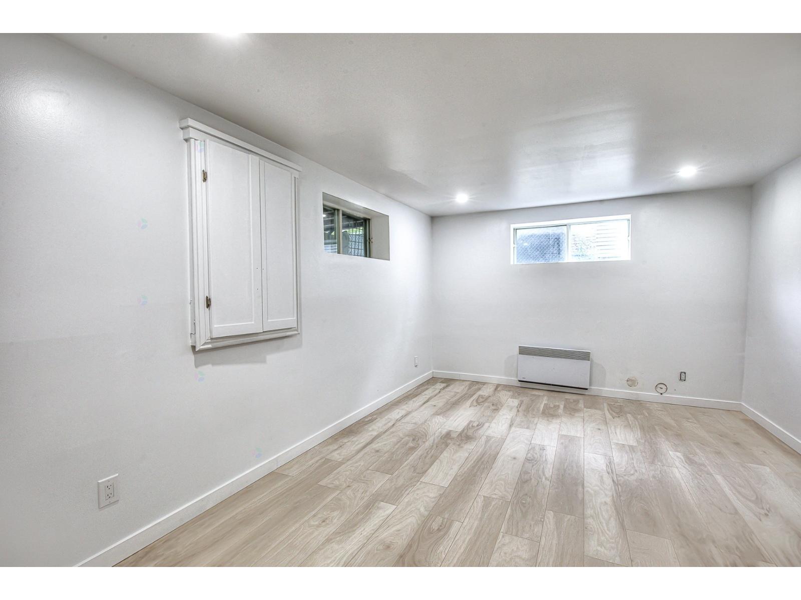 46 Boul. Laurentien Property Photo 32