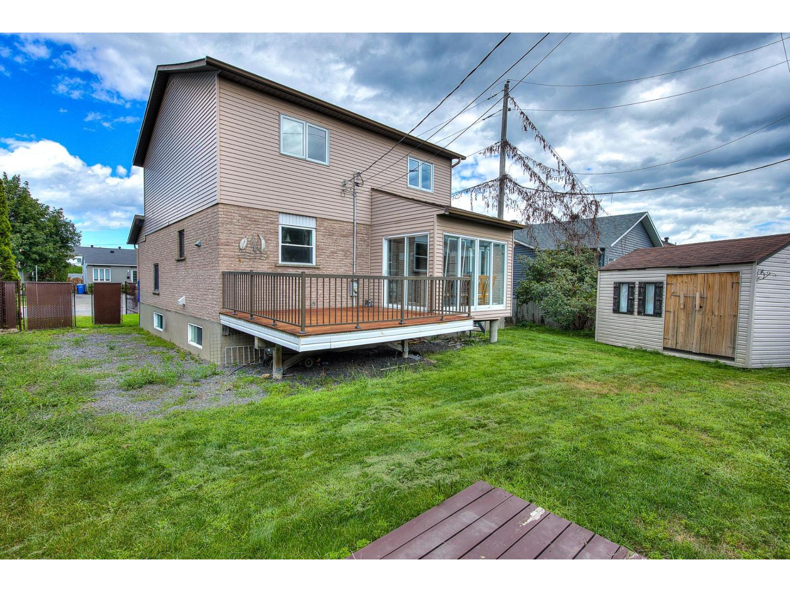 46 Boul. Laurentien Property Photo 35