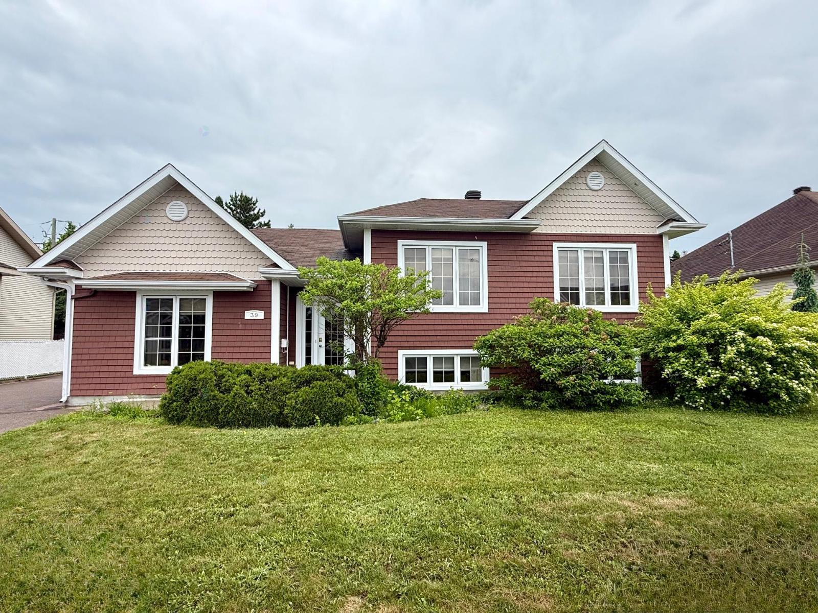 39 Rue Lavigne Property Photo 1