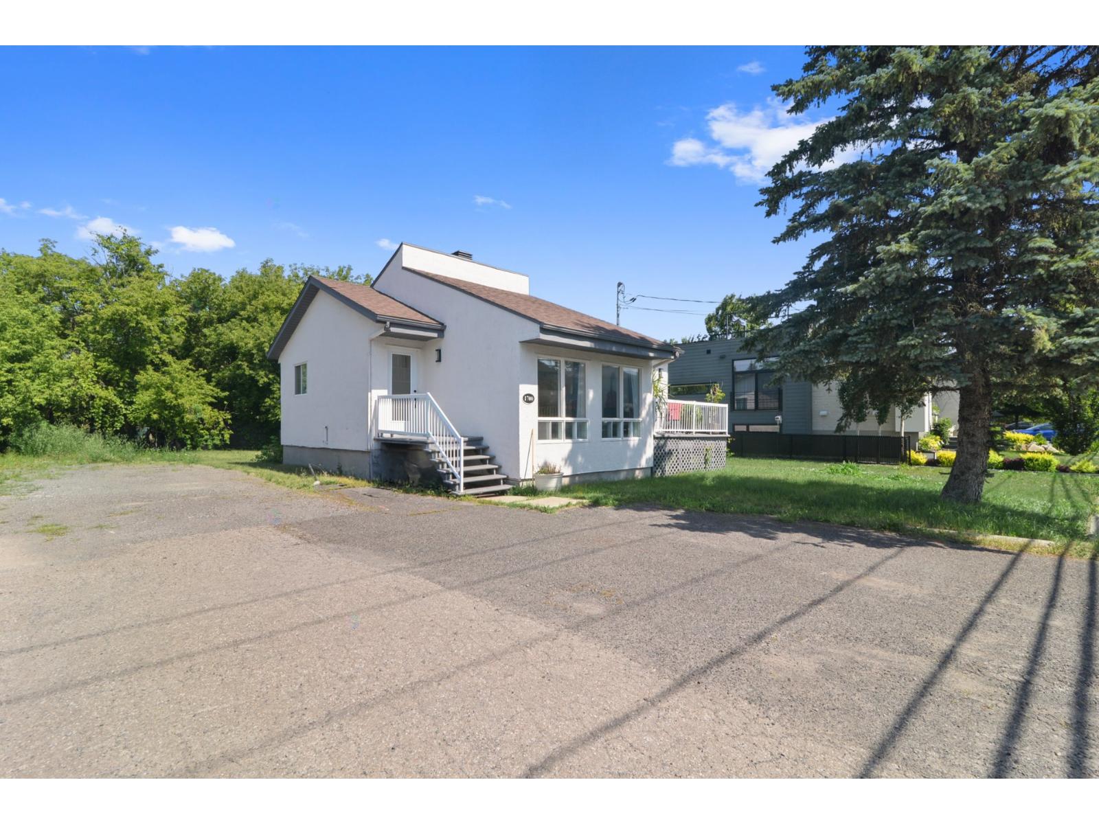 1700 Route Édouard-VII Property Photo 1